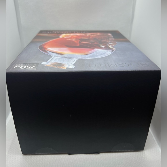 **UNOPENED** BLKSMITH Skull Decanter 750 mL 💀 ☠️ - Picture 5 of 6